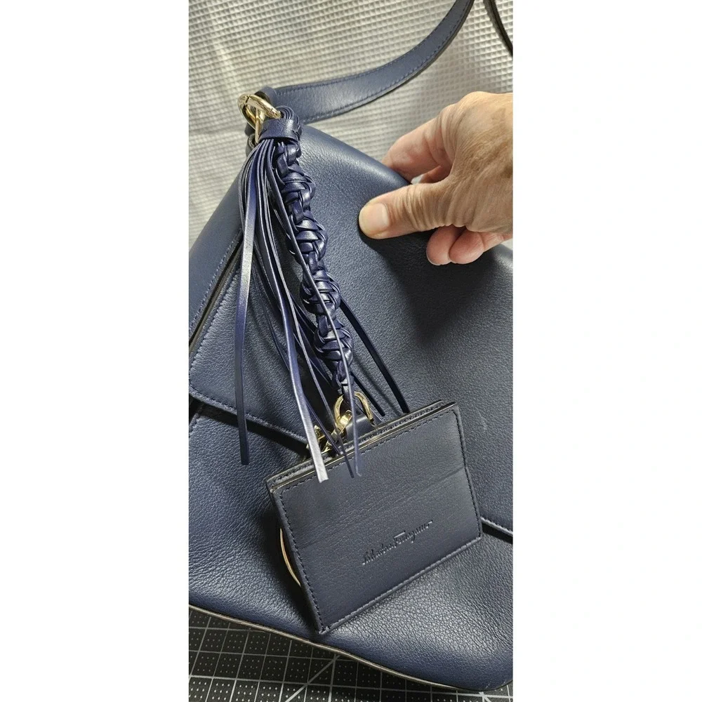 Salvatore Ferragamo Gancini‎ shoulder bag blue leather AU-21/6977